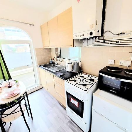 One Bedroom Apartment With A Terrace In Angel Londyn Zewnętrze zdjęcie