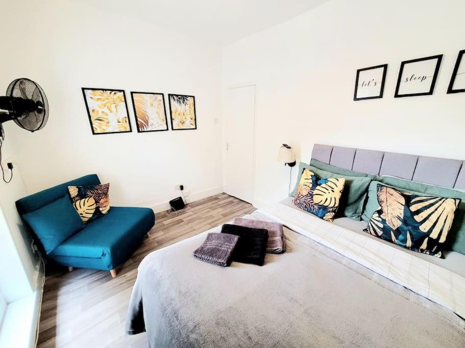 One Bedroom Apartment With A Terrace In Angel Londyn Zewnętrze zdjęcie
