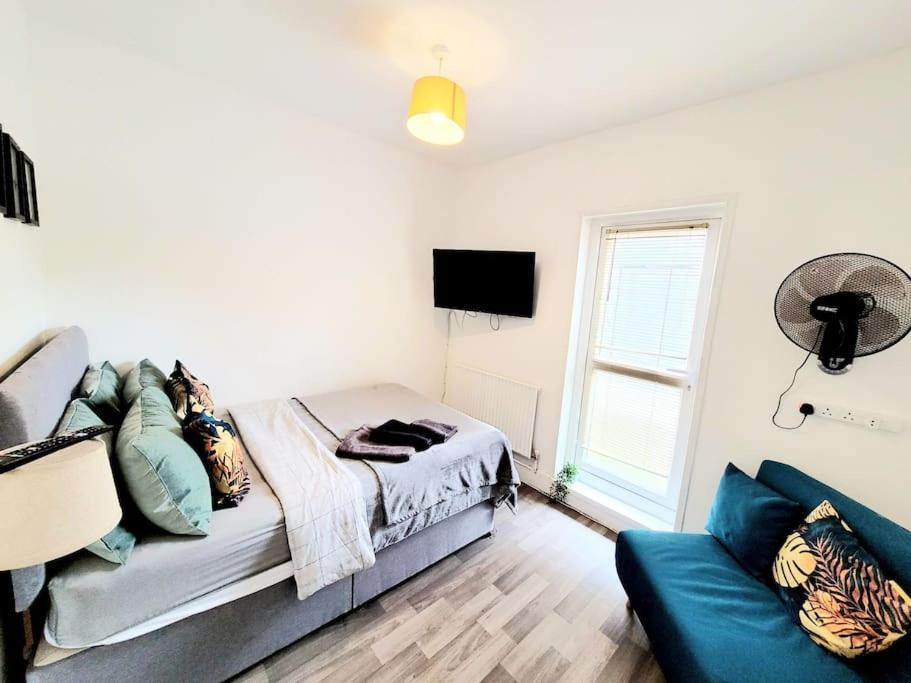 One Bedroom Apartment With A Terrace In Angel Londyn Zewnętrze zdjęcie